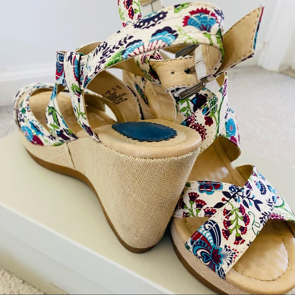 HUSH PUPPIES PLATFORM FLORAL TEXTILE SANDAL